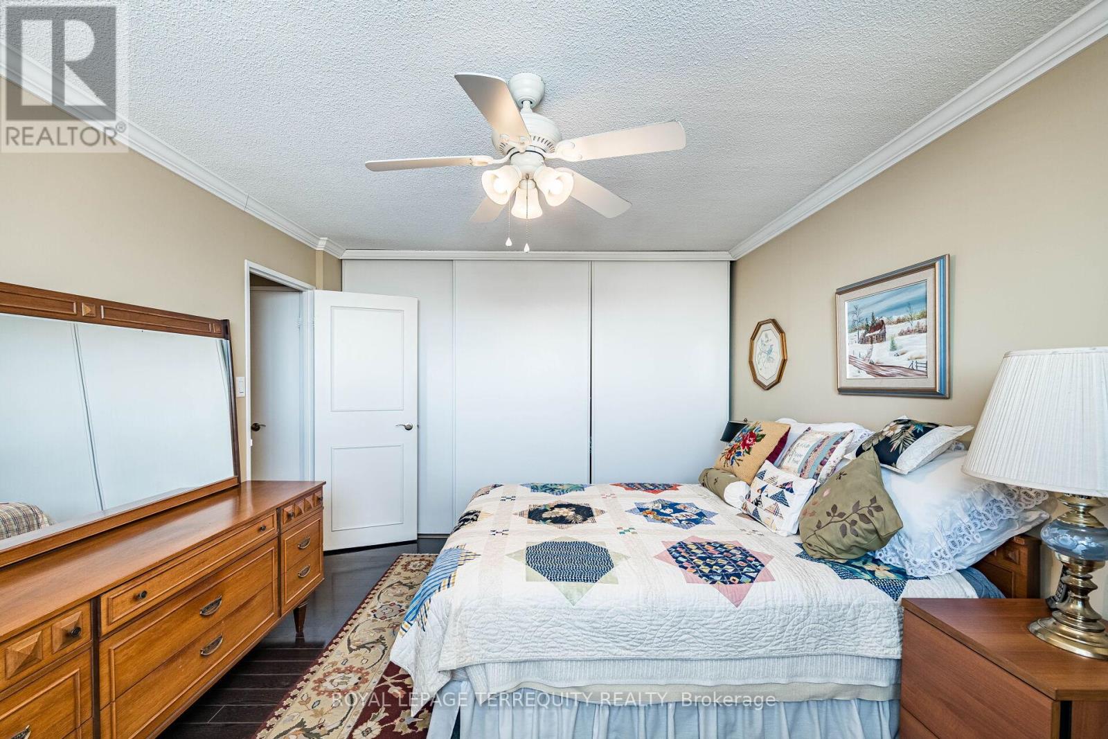 1907 - 812 Burnhamthorpe Road, Toronto, Ontario  M9C 4W1 - Photo 19 - W12843040