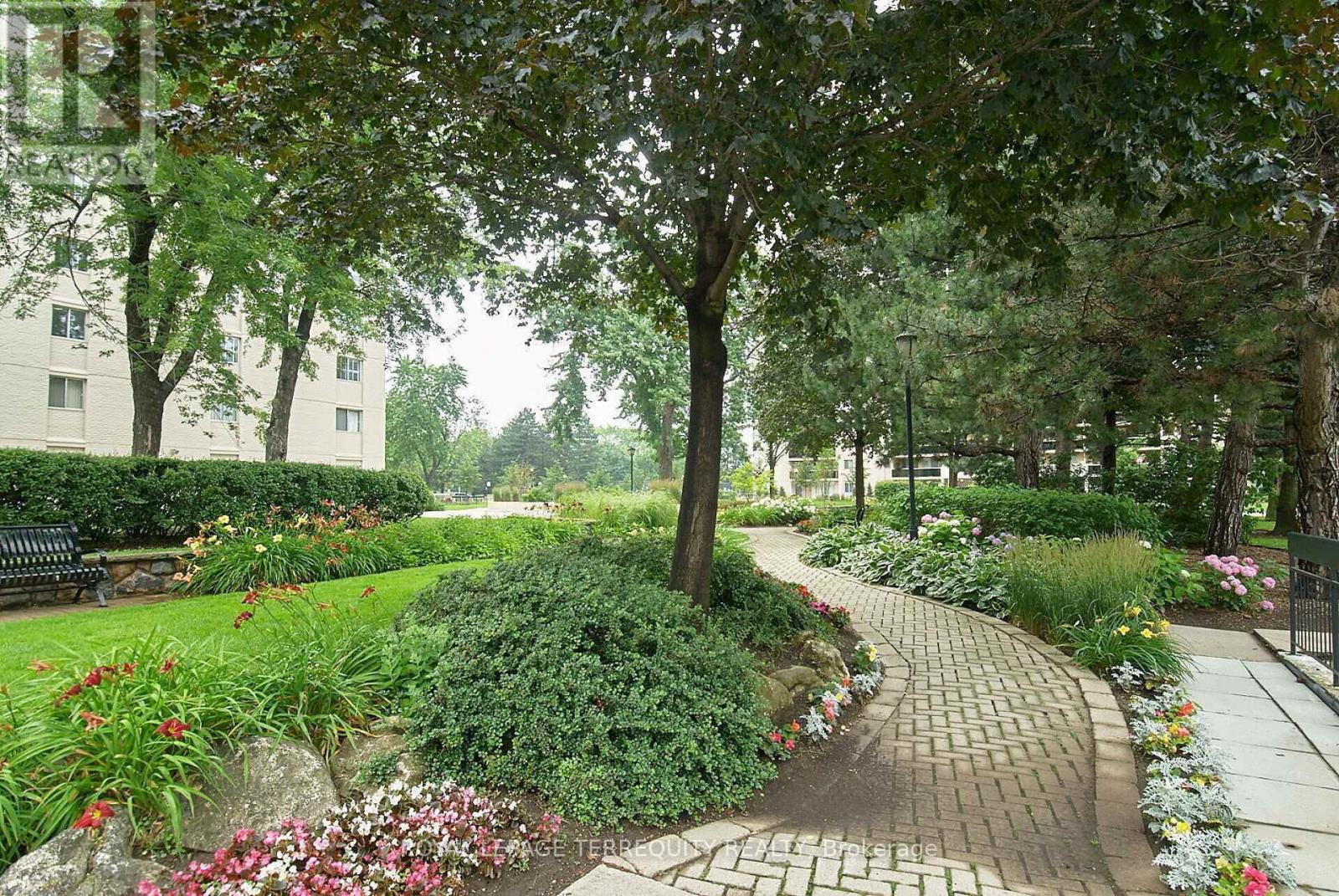 1907 - 812 Burnhamthorpe Road, Toronto, Ontario  M9C 4W1 - Photo 27 - W12843040