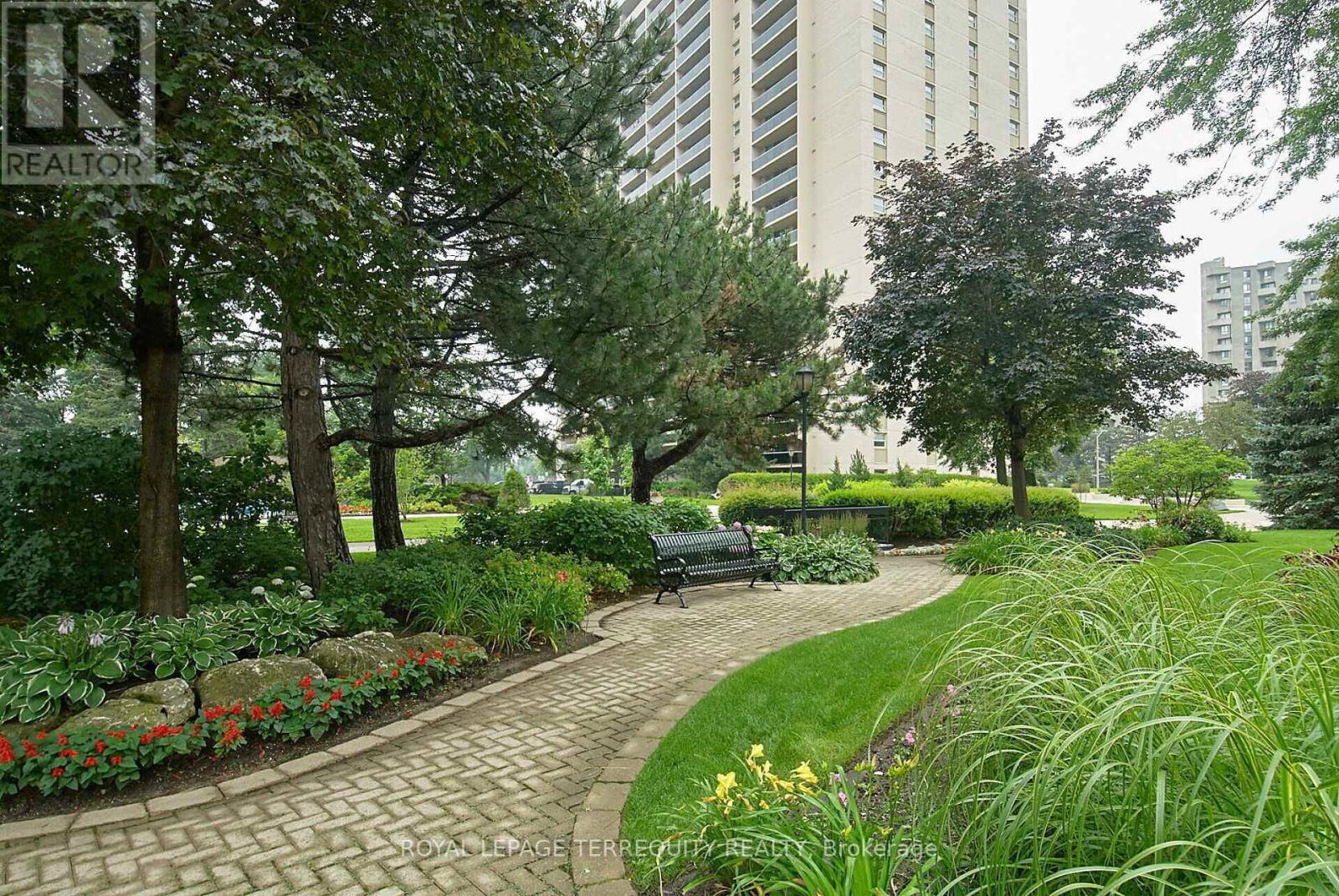 1907 - 812 Burnhamthorpe Road, Toronto, Ontario  M9C 4W1 - Photo 37 - W12843040