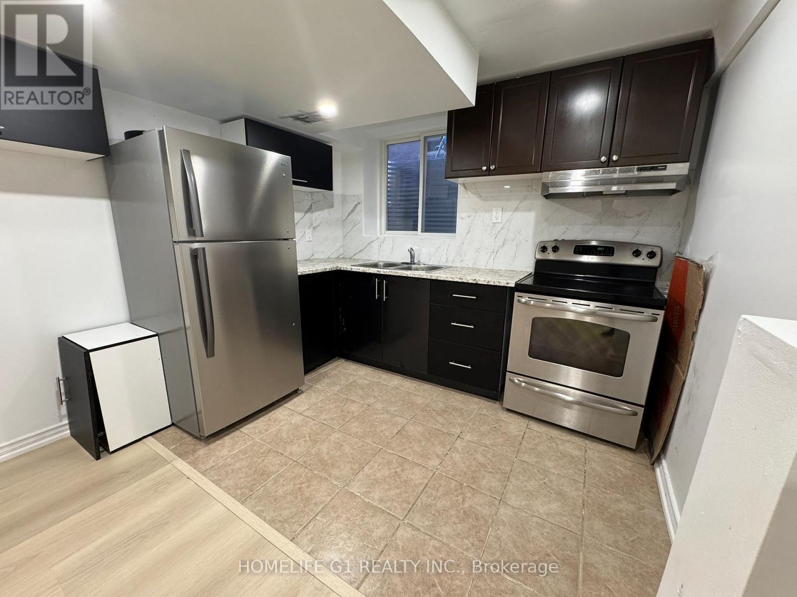 7 Bryony Road, Brampton, Ontario  L7A 0G2 - Photo 2 - W12843050