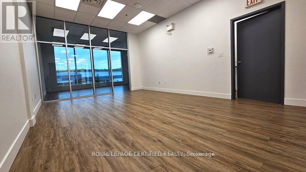 115 - 1660 North Service Road, Oakville, Ontario  L6H 7G3 - Photo 9 - W12843054