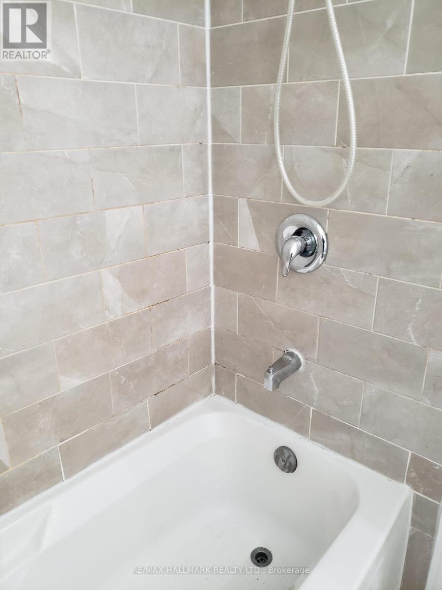 70 Eileen Avenue, Toronto (Rockcliffe-Smythe), Ontario  M6N 1V4 - Photo 5 - W12843092