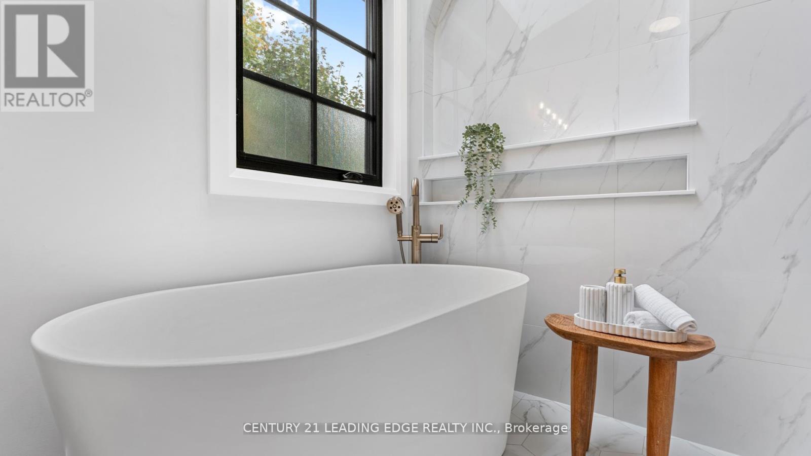 197 Glen Oak Drive N, Oakville (Wo West), Ontario  L6K 2J3 - Photo 27 - W12843096