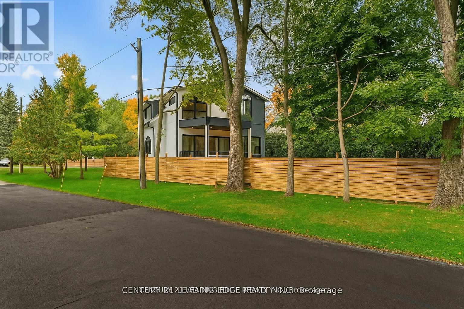 197 Glen Oak Drive N, Oakville (Wo West), Ontario  L6K 2J3 - Photo 39 - W12843096