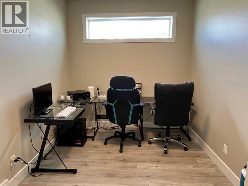 642 Moonlight Lane W, Lethbridge, Alberta  T1J 5M7 - Photo 15 - A2288496