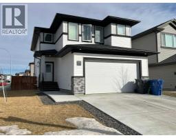 642 Moonlight Lane W, Lethbridge, Alberta