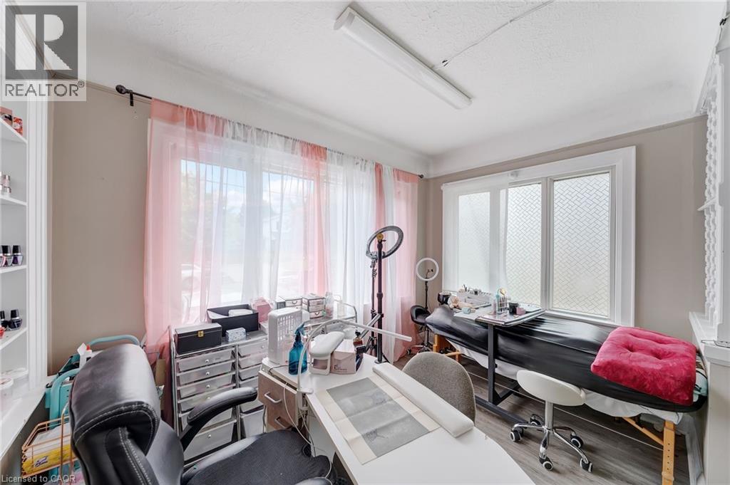 33 Fitzgerald Street, St. Catharines, Ontario  L2R 4B5 - Photo 6 - 40799117