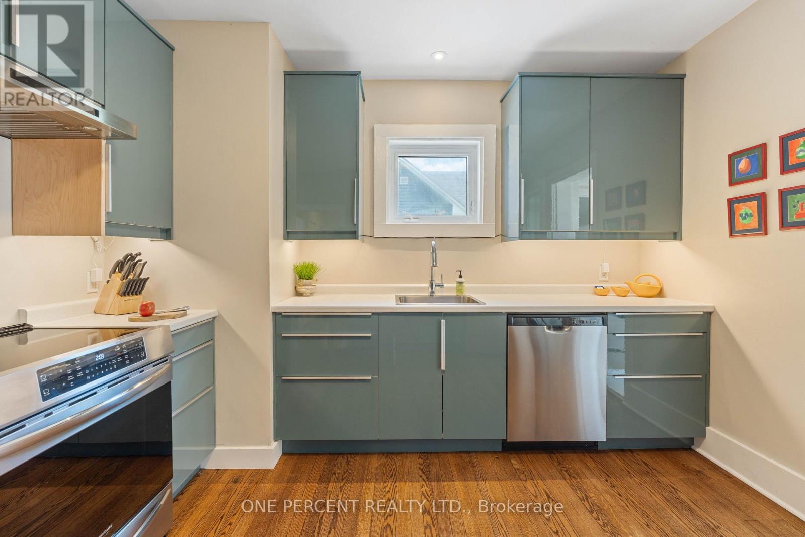 18 Stanley Street, Prince Edward County, Ontario  K0K 1G0 - Photo 10 - X12843000