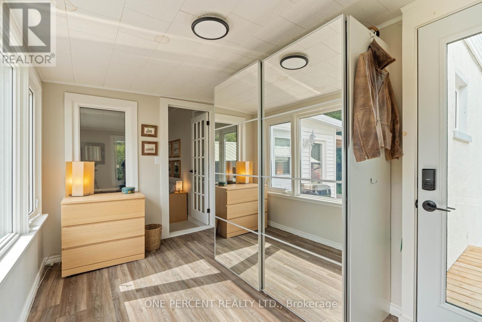 18 Stanley Street, Prince Edward County, Ontario  K0K 1G0 - Photo 4 - X12843000