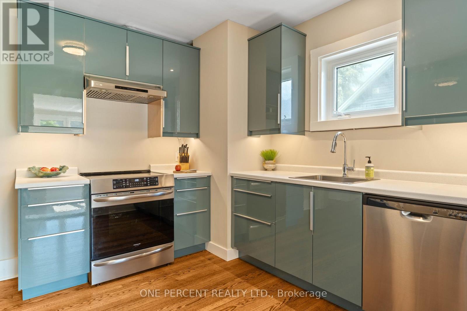 18 Stanley Street, Prince Edward County, Ontario  K0K 1G0 - Photo 8 - X12843000