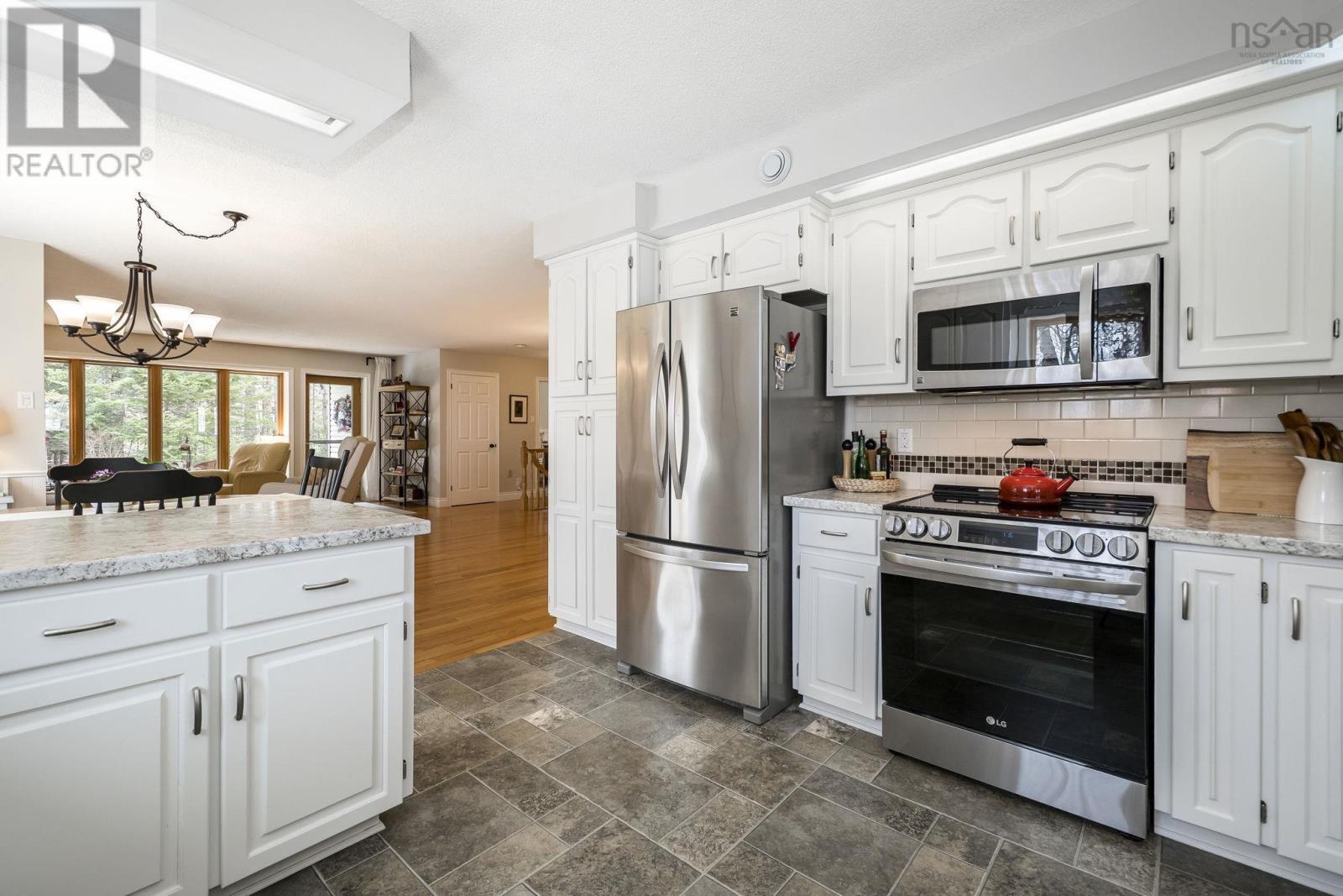 59 Poplar Drive, Lantz, Nova Scotia  B2S 1X4 - Photo 10 - 202603606