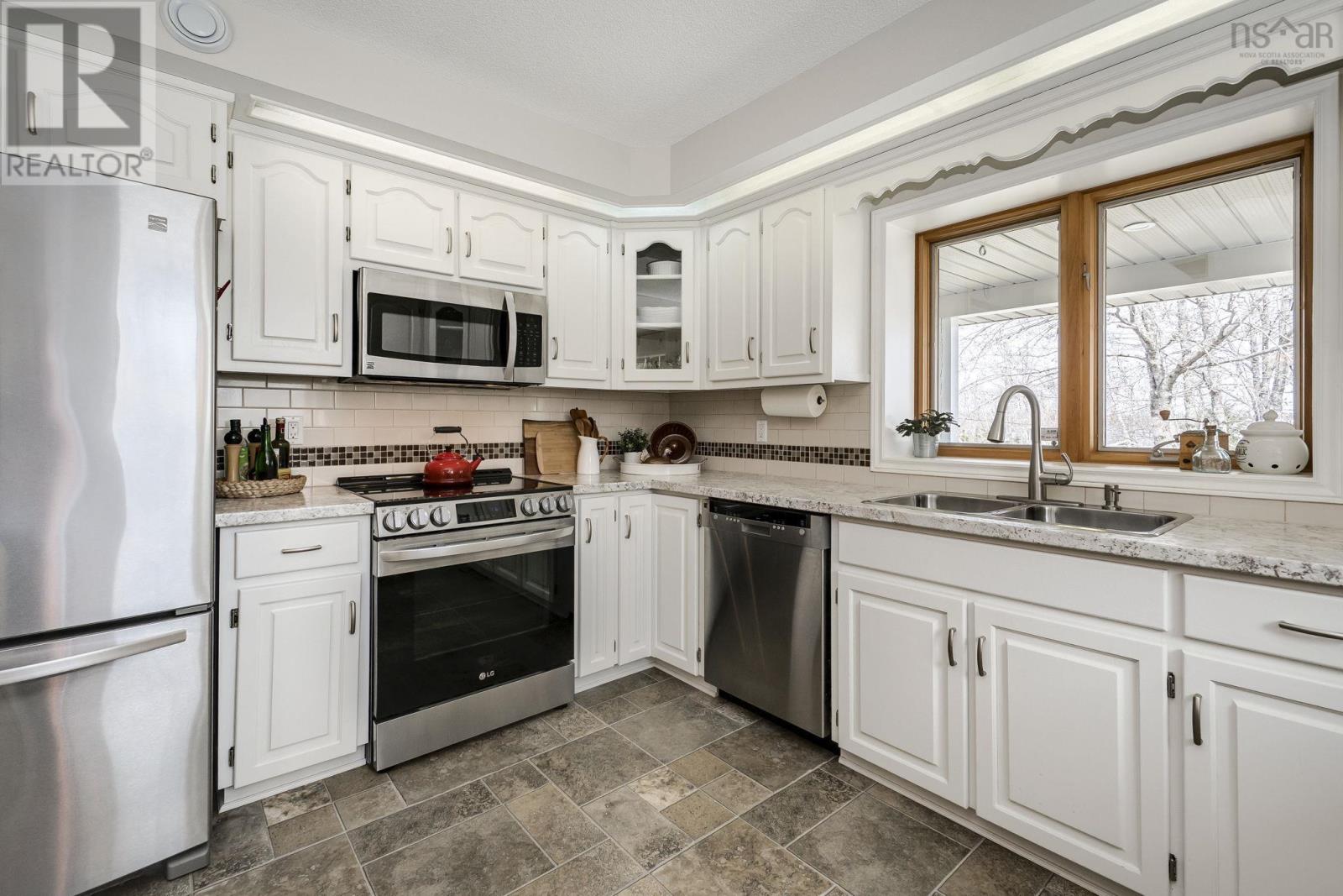 59 Poplar Drive, Lantz, Nova Scotia  B2S 1X4 - Photo 9 - 202603606