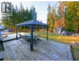 483 Bayview Road, Nakusp, British Columbia