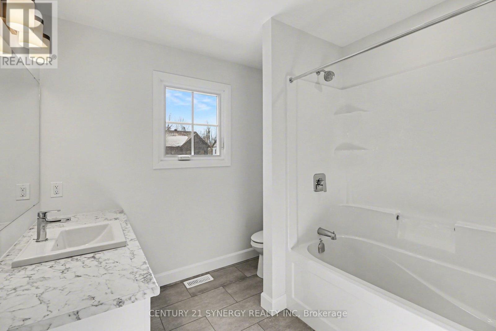 77 Villeneuve Street, North Stormont, Ontario  K0C 1W0 - Photo 31 - X12841892