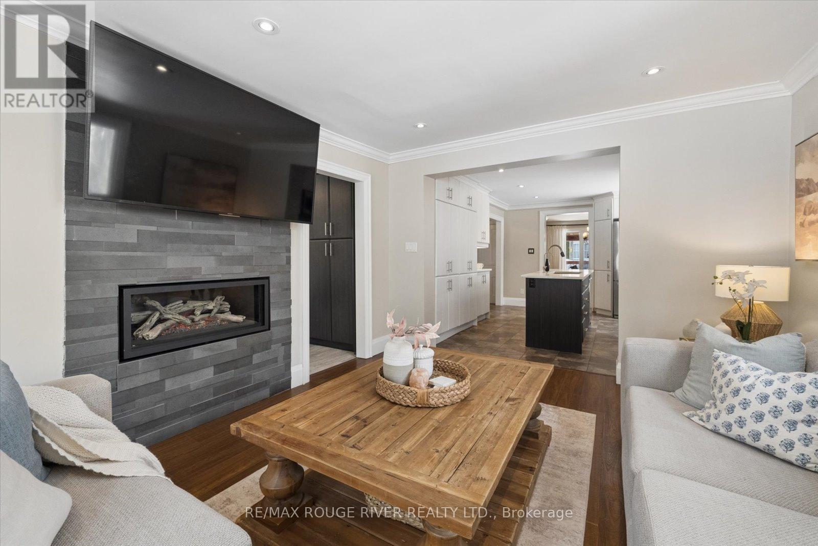 28 Columbus Road E, Oshawa, Ontario  L1H 7K4 - Photo 10 - E12843258