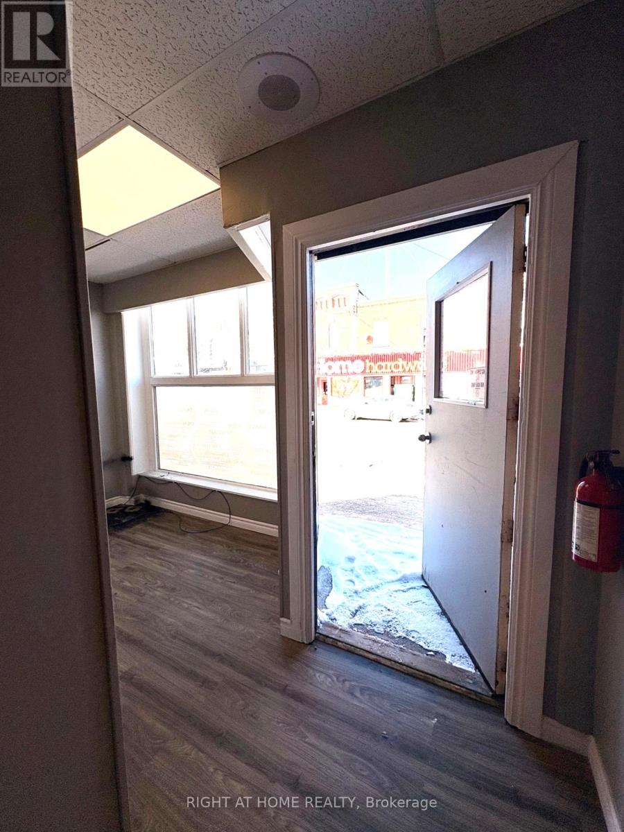 Main Flr/front - 29 Cameron Street E, Brock (Cannington), Ontario  L0E 1E0 - Photo 2 - N12843134