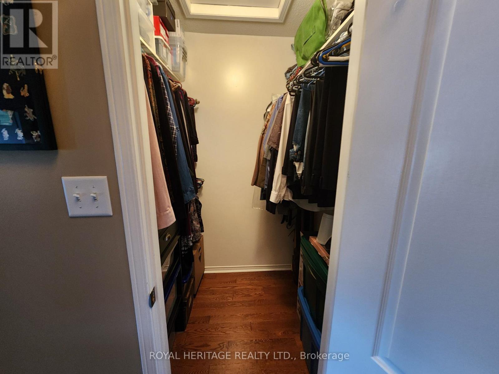 127 Knapton Drive, Newmarket (Woodland Hill), Ontario  L3X 3B3 - Photo 11 - N12843198