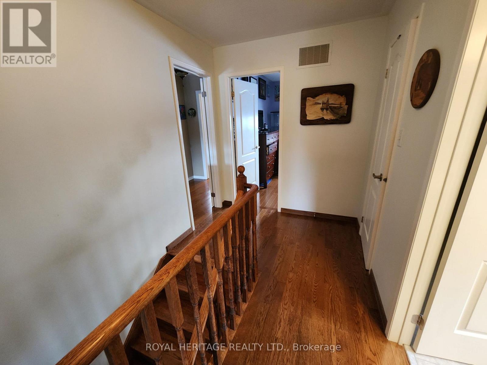 127 Knapton Drive, Newmarket (Woodland Hill), Ontario  L3X 3B3 - Photo 15 - N12843198