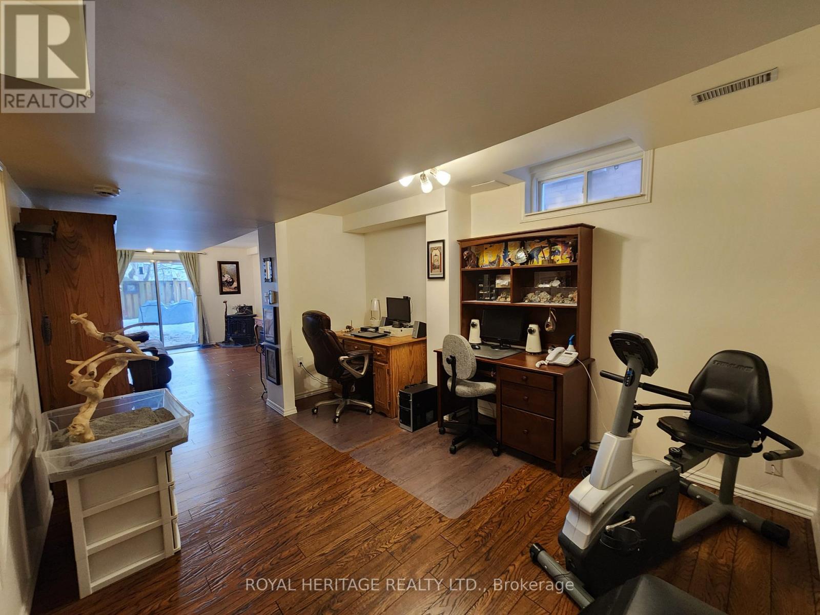 127 Knapton Drive, Newmarket (Woodland Hill), Ontario  L3X 3B3 - Photo 20 - N12843198