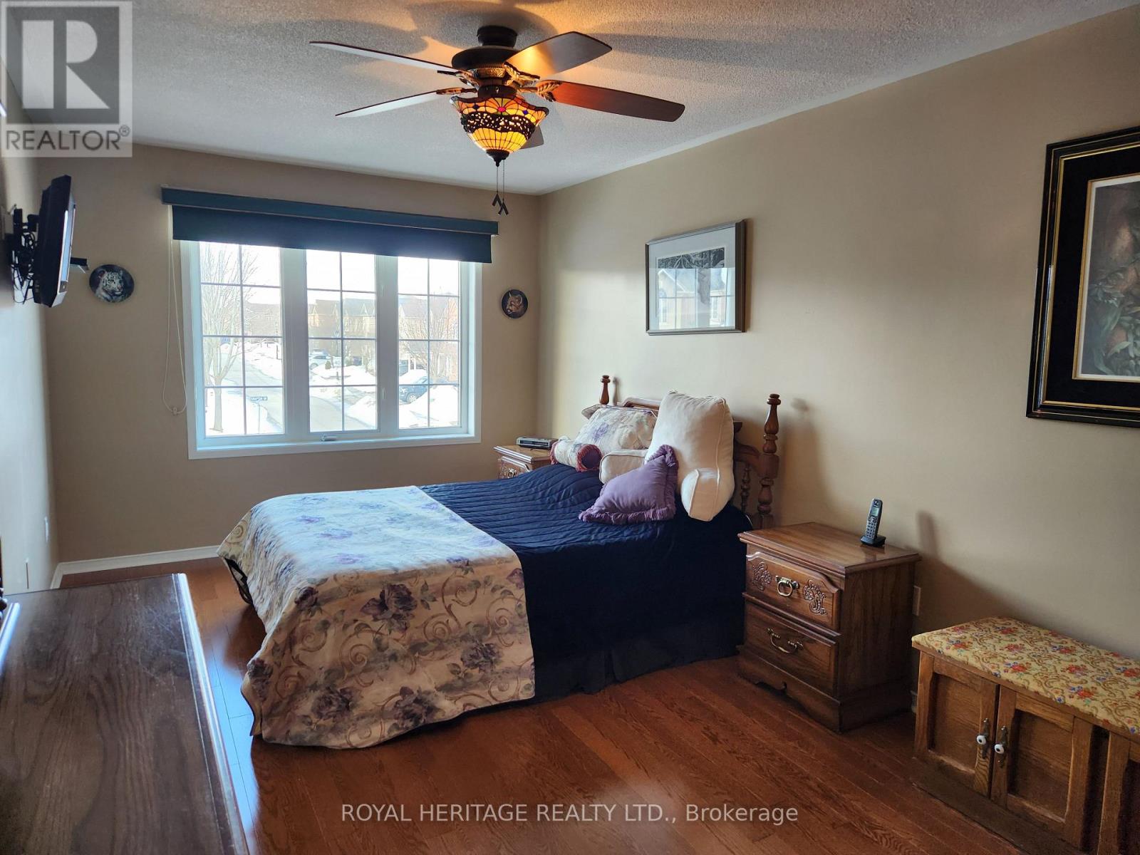 127 Knapton Drive, Newmarket (Woodland Hill), Ontario  L3X 3B3 - Photo 9 - N12843198