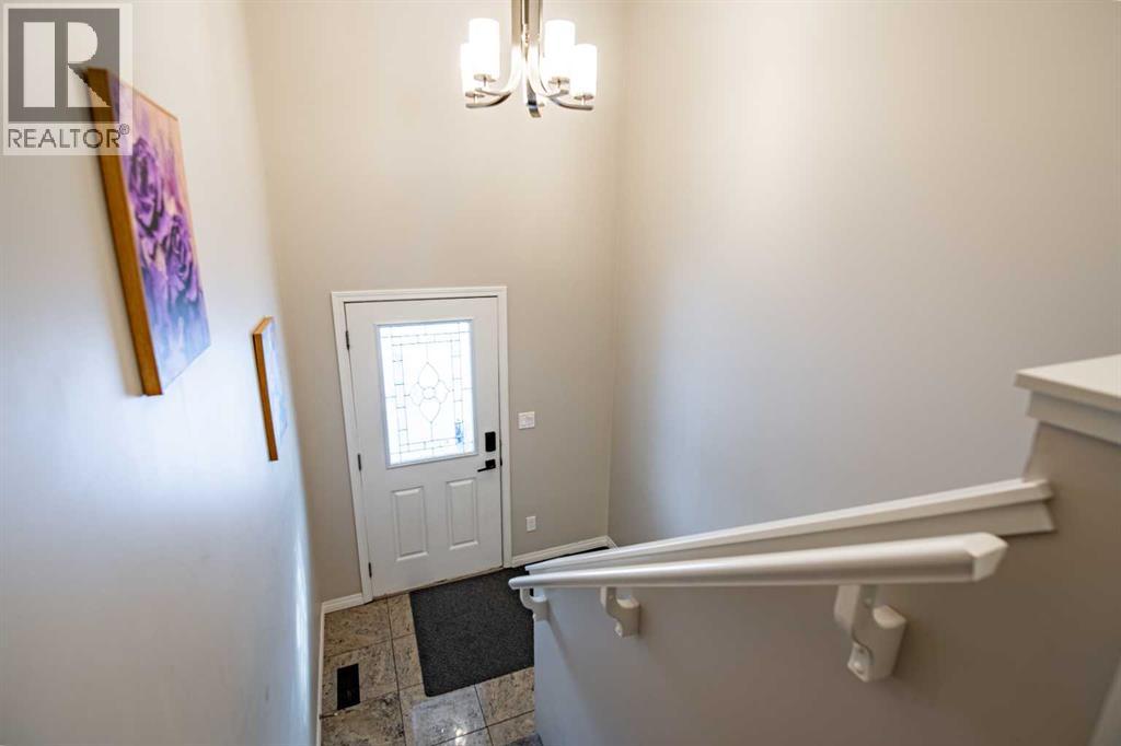 101 Crimson Court, Blackfalds, Alberta  T4M 0A7 - Photo 2 - A2288827