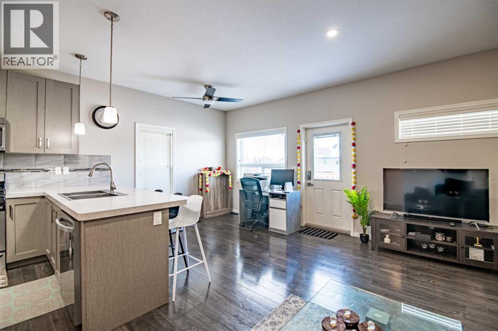 101 Crimson Court, Blackfalds, Alberta  T4M 0A7 - Photo 5 - A2288827