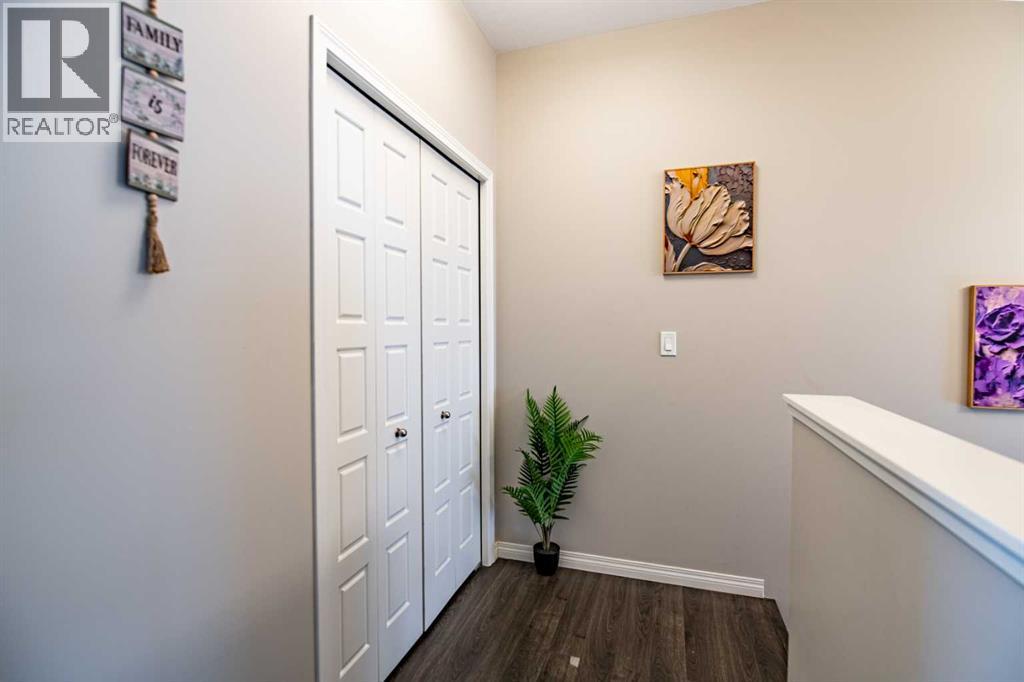 101 Crimson Court, Blackfalds, Alberta  T4M 0A7 - Photo 3 - A2288827