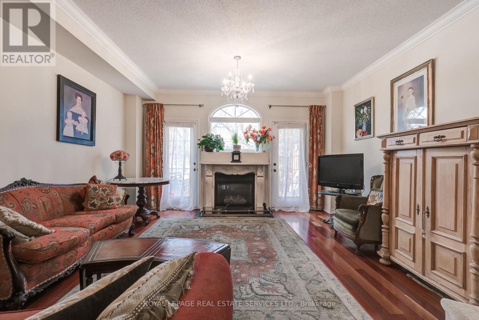 8 Granite Court, Toronto, Ontario  M8V 4A4 - Photo 11 - W12835382