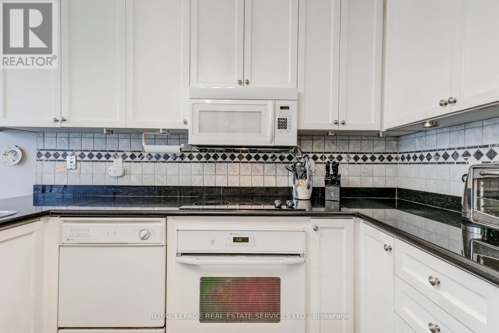 8 Granite Court, Toronto, Ontario  M8V 4A4 - Photo 18 - W12835382