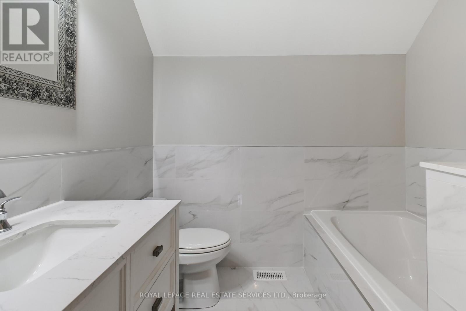 8 Granite Court, Toronto, Ontario  M8V 4A4 - Photo 39 - W12835382