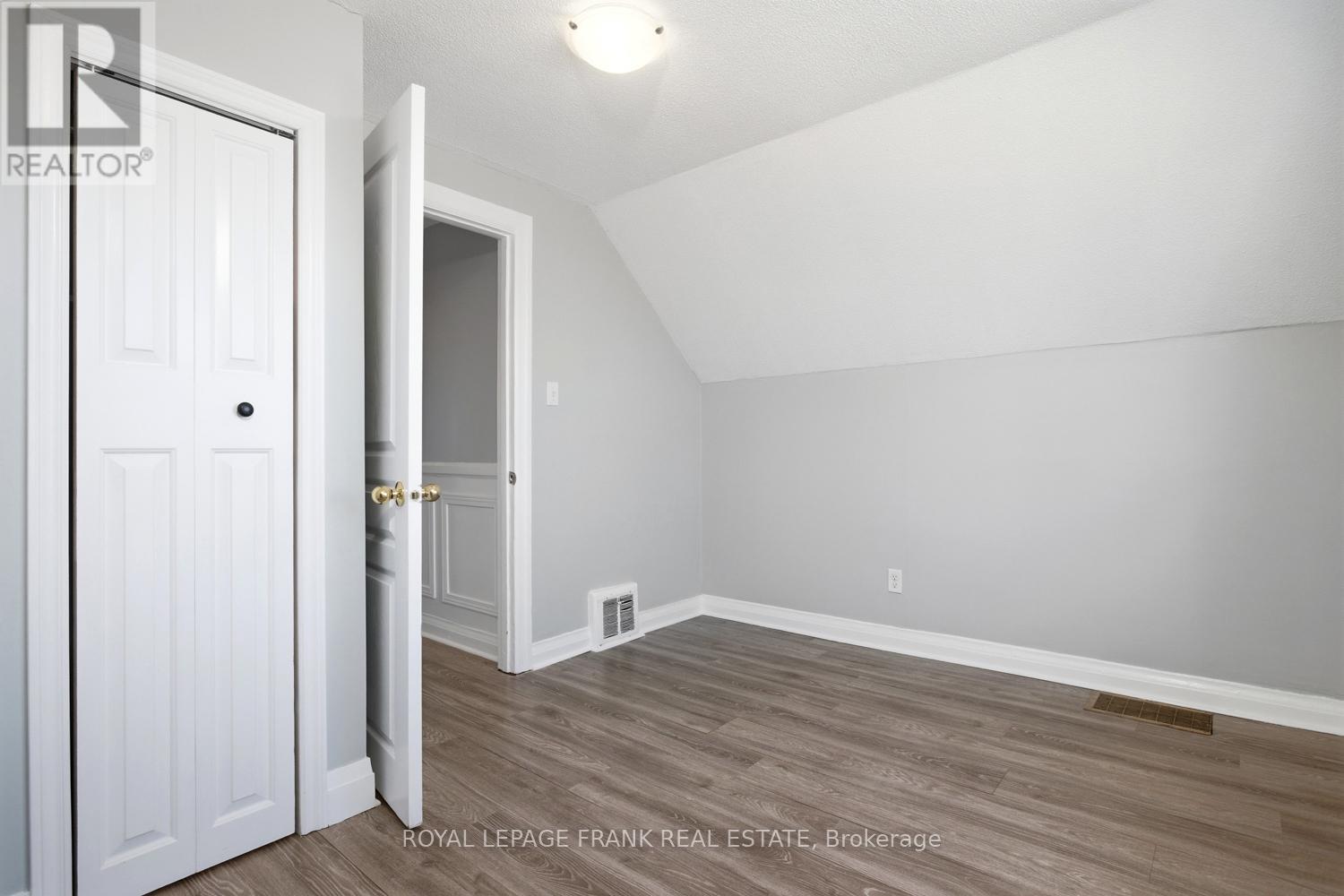 542 Walmer Road, Hamilton, Ontario  L8H 3E6 - Photo 20 - X12843158