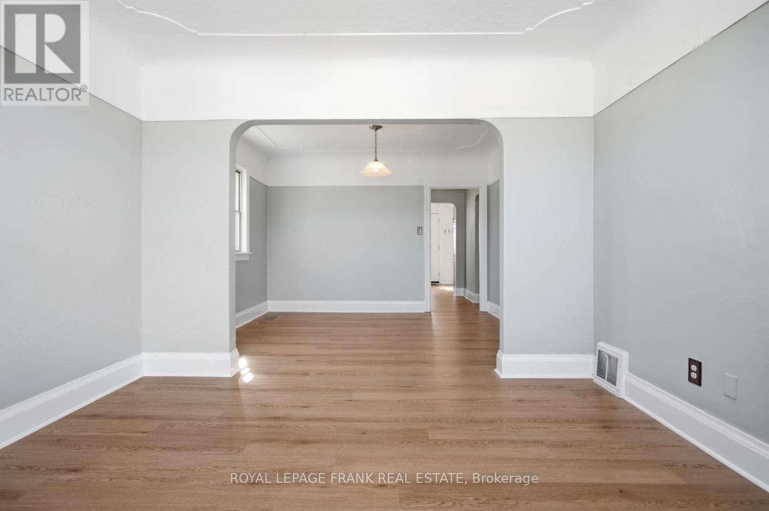 542 Walmer Road, Hamilton, Ontario  L8H 3E6 - Photo 5 - X12843158