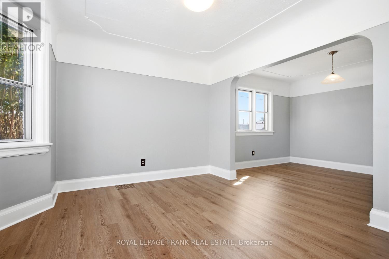 542 Walmer Road, Hamilton, Ontario  L8H 3E6 - Photo 7 - X12843158