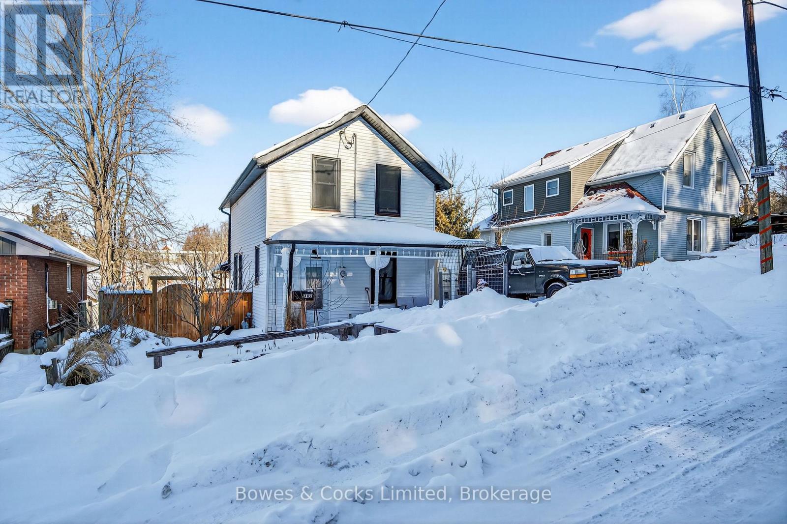 262 Munroe Avenue, Peterborough, Ontario  K9H 1H8 - Photo 2 - X12843184