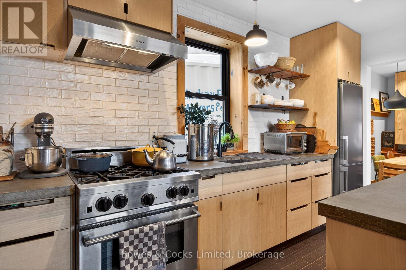 262 Munroe Avenue, Peterborough, Ontario  K9H 1H8 - Photo 7 - X12843184