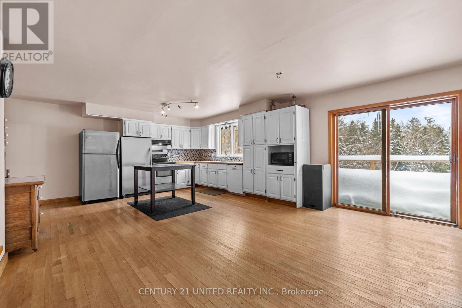 257 Big Cedar Lake Road, North Kawartha, Ontario  K0L 2H0 - Photo 9 - X12843238