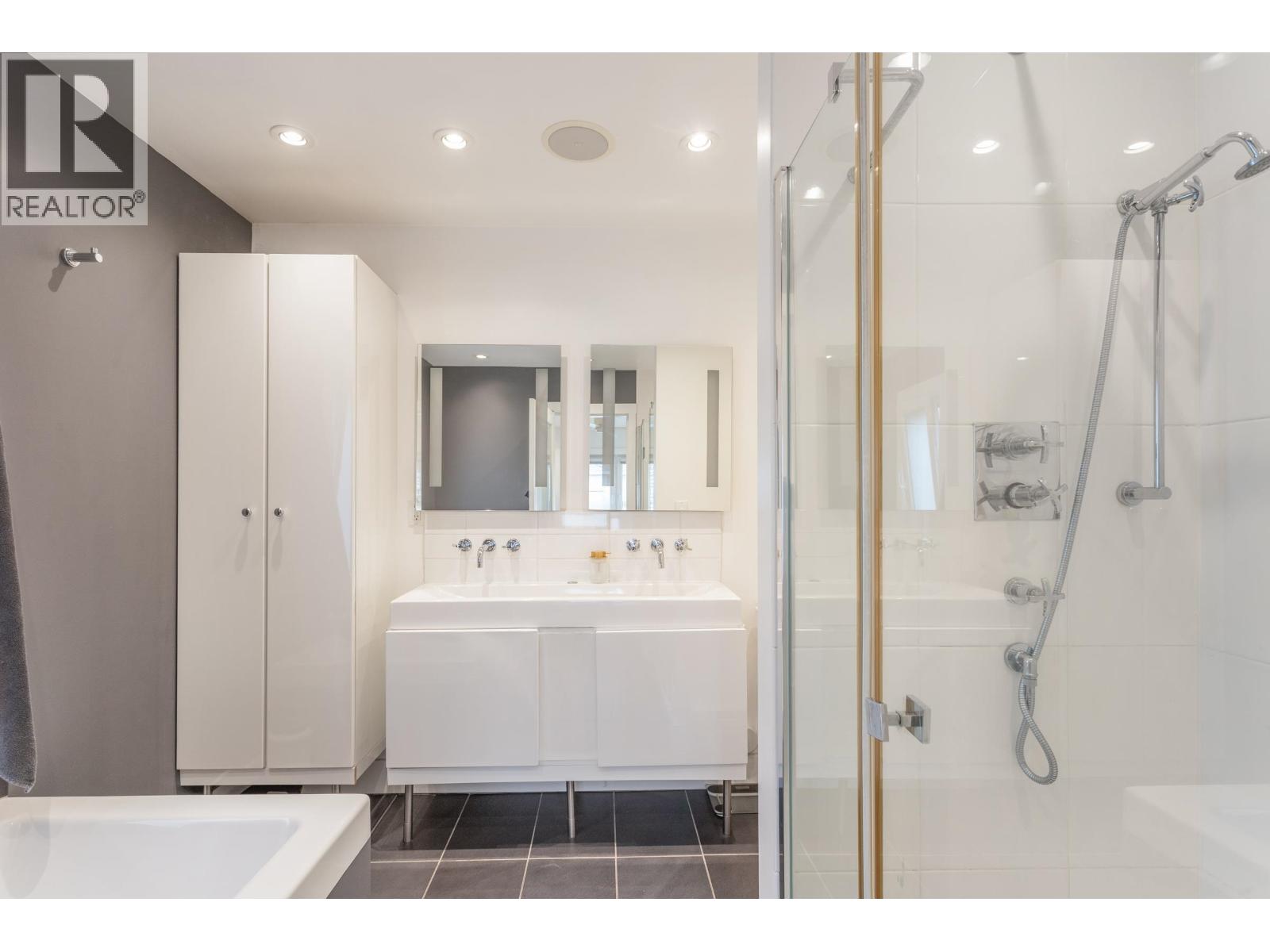 4219 Graveley Street, Burnaby, British Columbia  V5C 3T7 - Photo 16 - R3094709