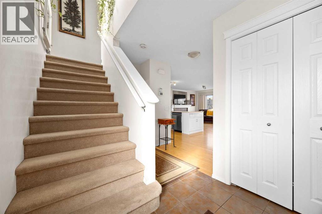 73 Sunset Heights, Cochrane, Alberta  T4C 0C7 - Photo 5 - A2284779