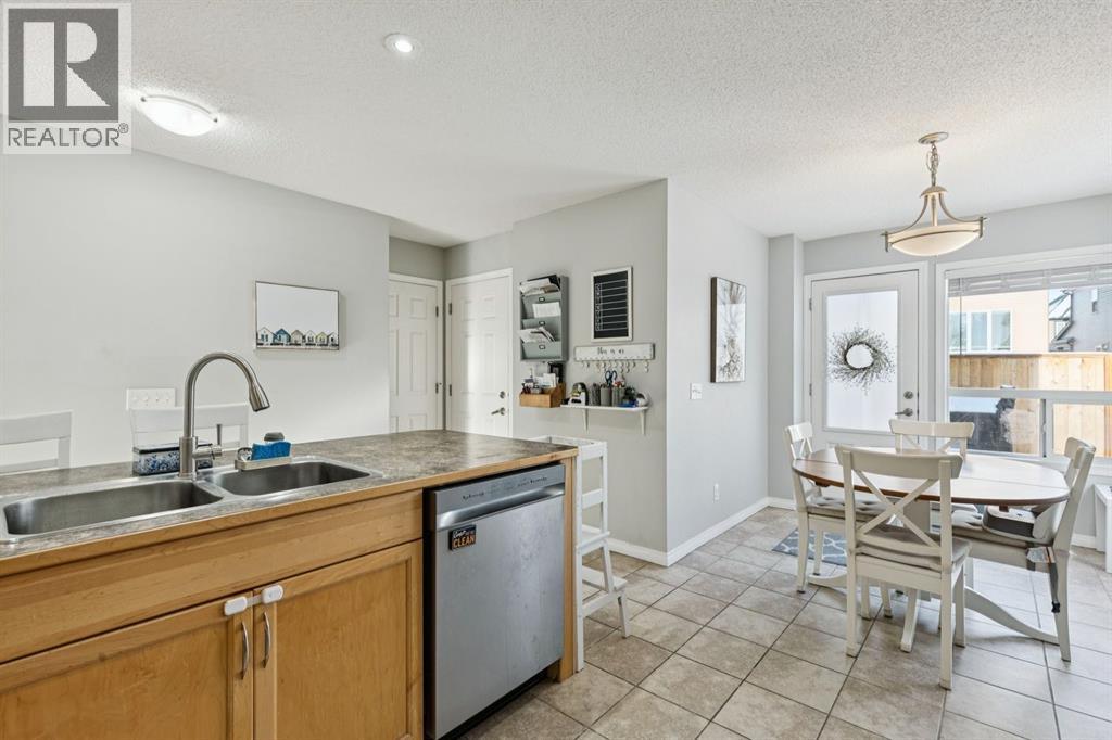 996 Windsong Drive Sw, Airdrie, Alberta  T4B 0P2 - Photo 11 - A2290573