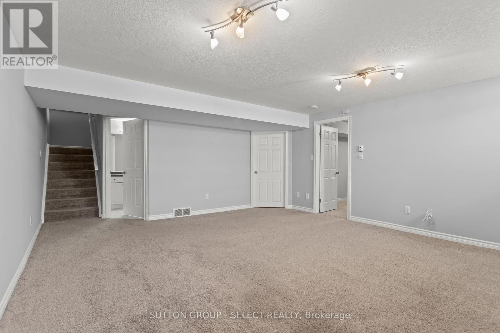 2094 Denview Avenue, London North, Ontario  N6G 5B6 - Photo 28 - X12843126