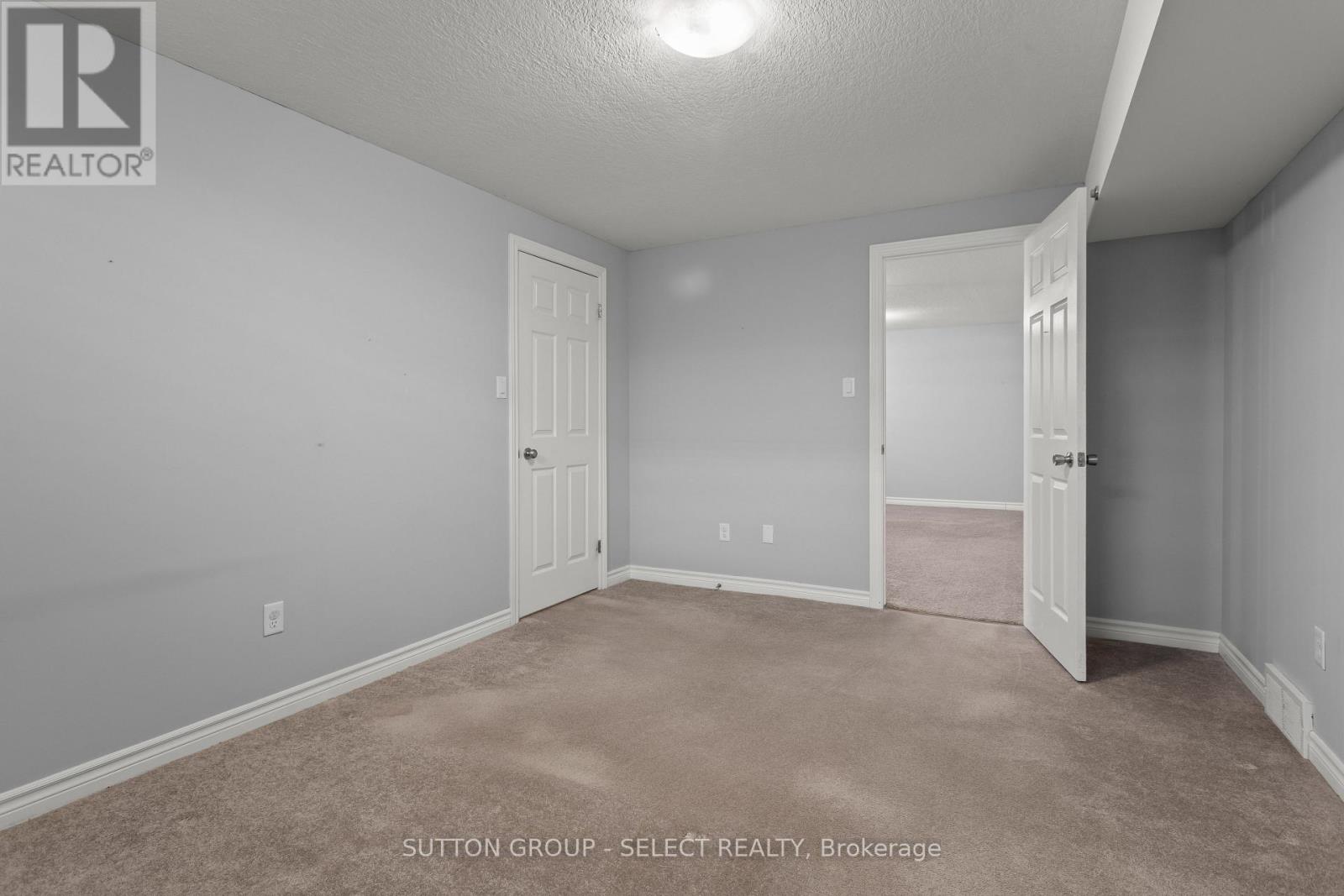 2094 Denview Avenue, London North, Ontario  N6G 5B6 - Photo 31 - X12843126