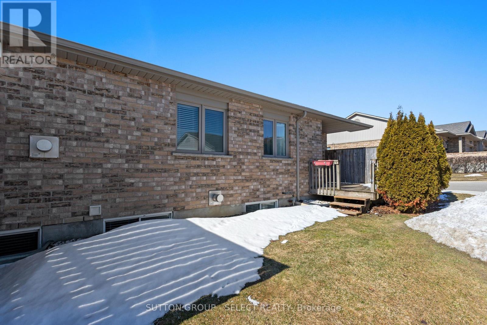 2094 Denview Avenue, London North, Ontario  N6G 5B6 - Photo 37 - X12843126