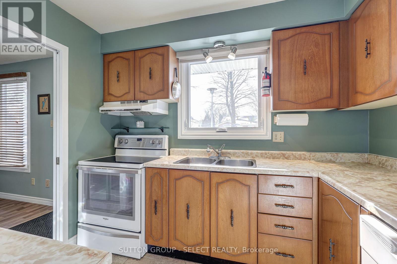 192 Ardsley Crescent, London North, Ontario  N6G 3W7 - Photo 7 - X12843400