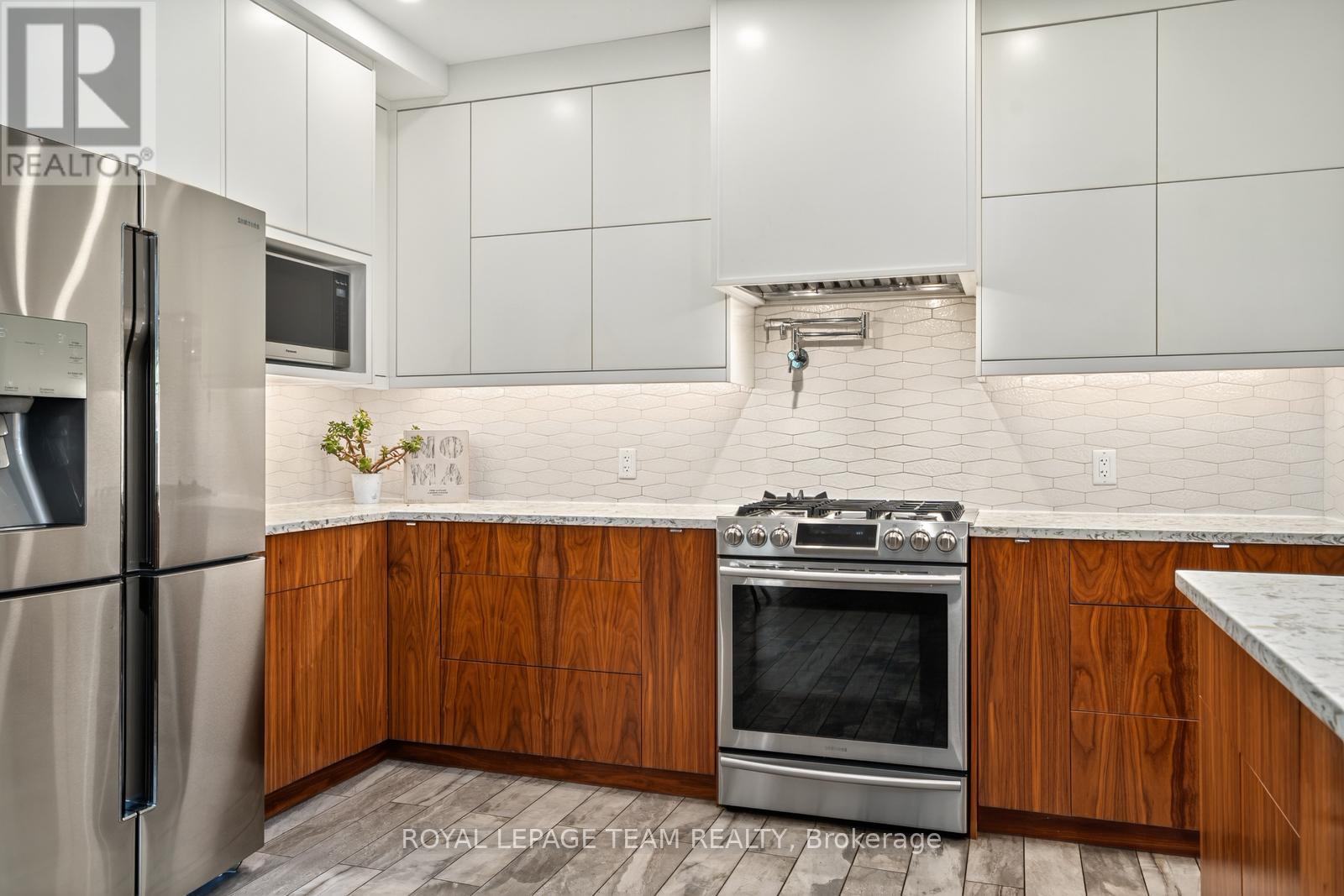 301 Buena Vista Road, Ottawa, Ontario  K1M 0W1 - Photo 10 - X12843136