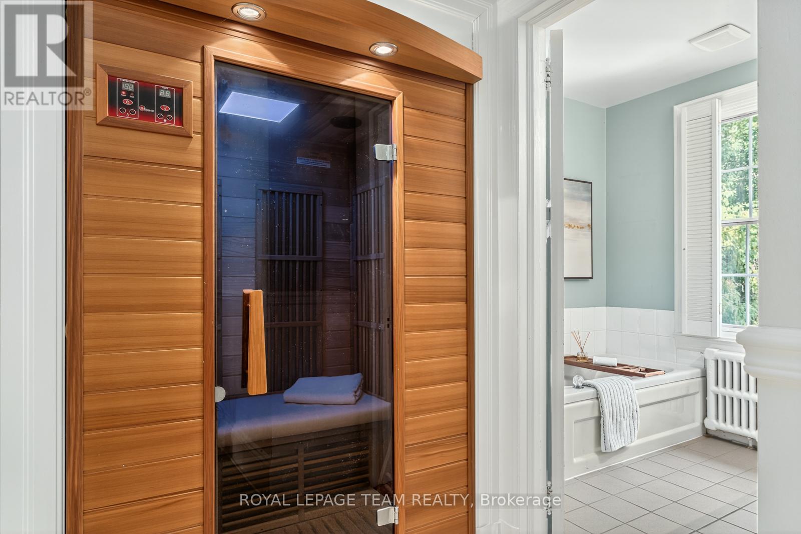 301 Buena Vista Road, Ottawa, Ontario  K1M 0W1 - Photo 25 - X12843136