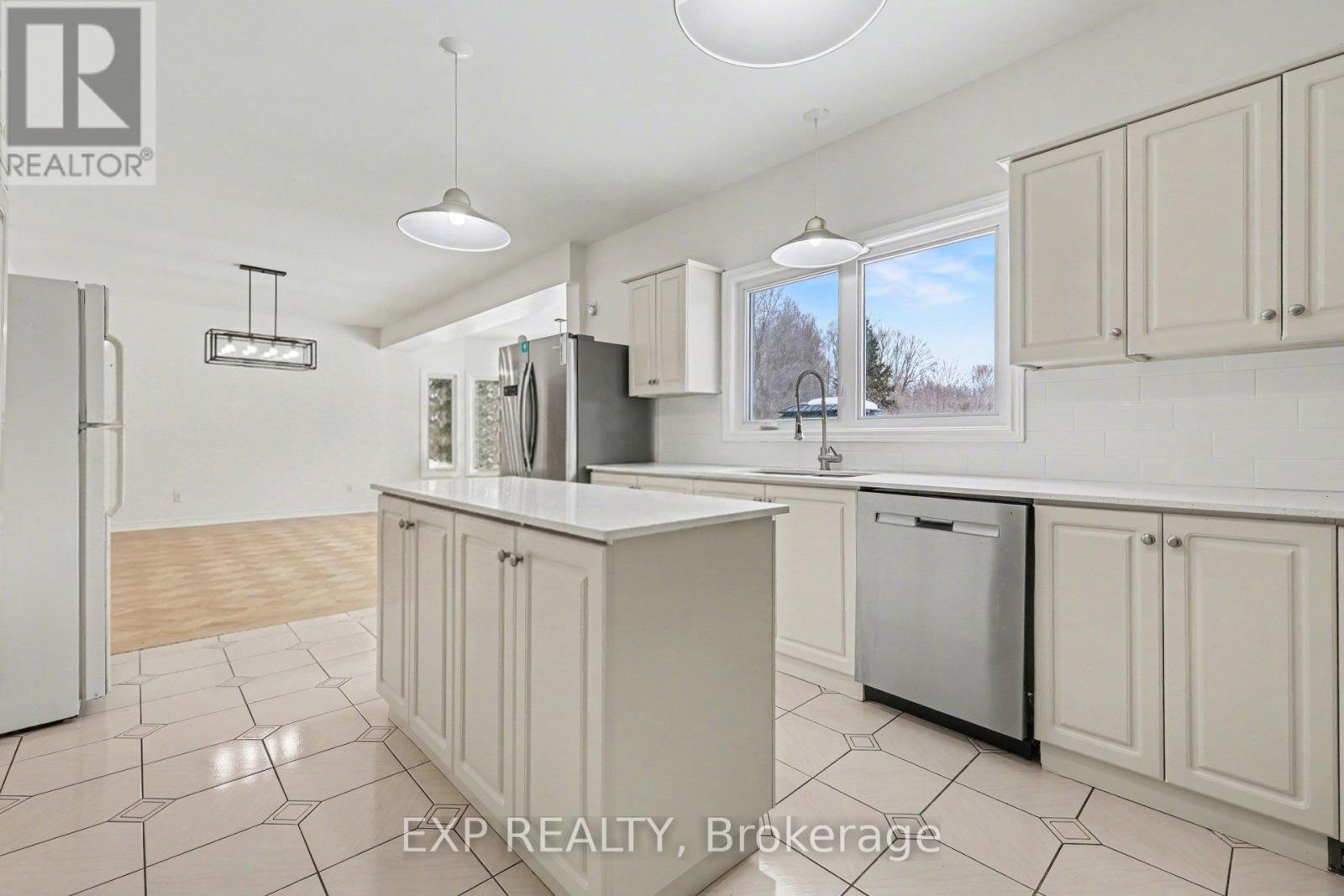 5749 Knights Drive, Ottawa, Ontario  K4M 1K2 - Photo 12 - X12843170