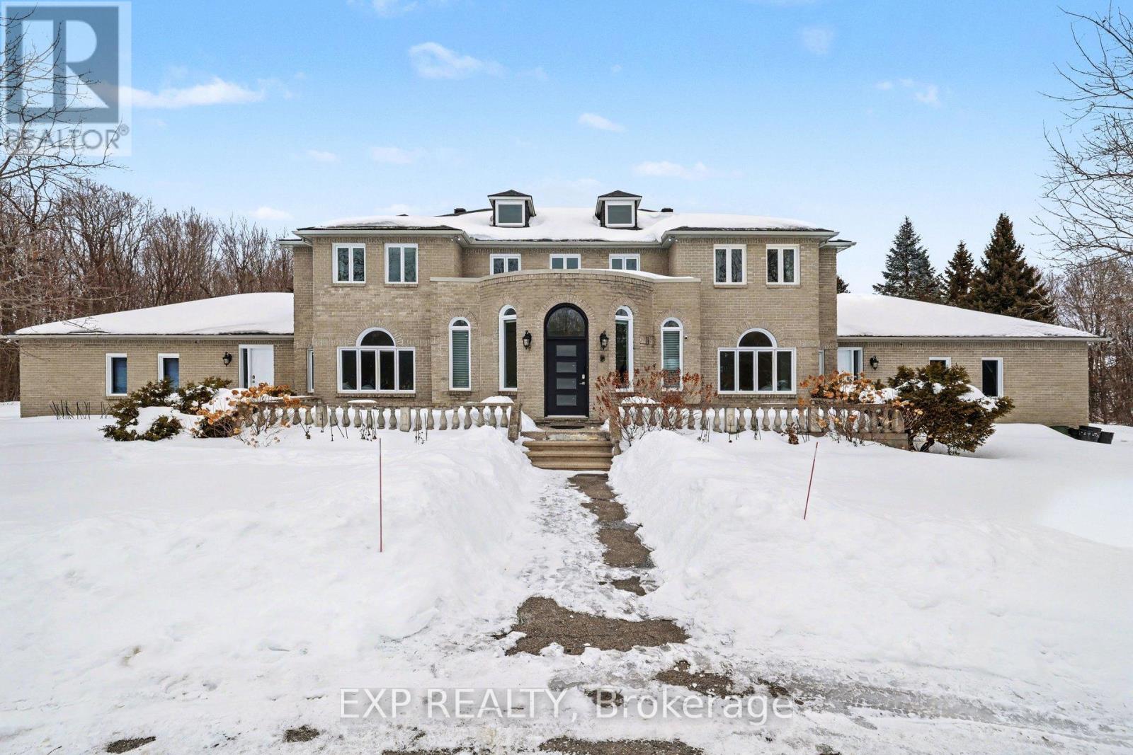 5749 Knights Drive, Ottawa, Ontario  K4M 1K2 - Photo 3 - X12843170