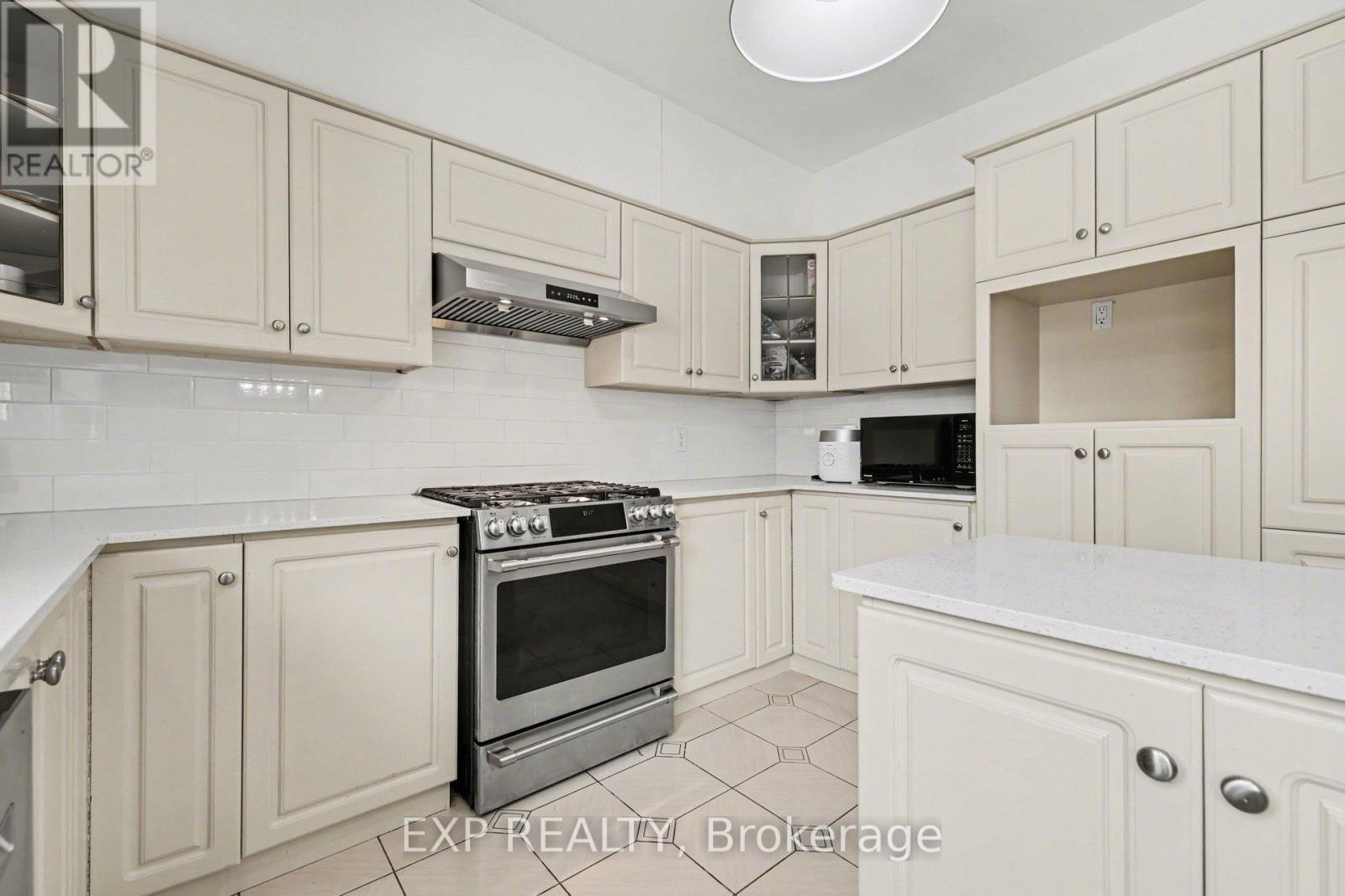 5749 Knights Drive, Ottawa, Ontario  K4M 1K2 - Photo 9 - X12843170