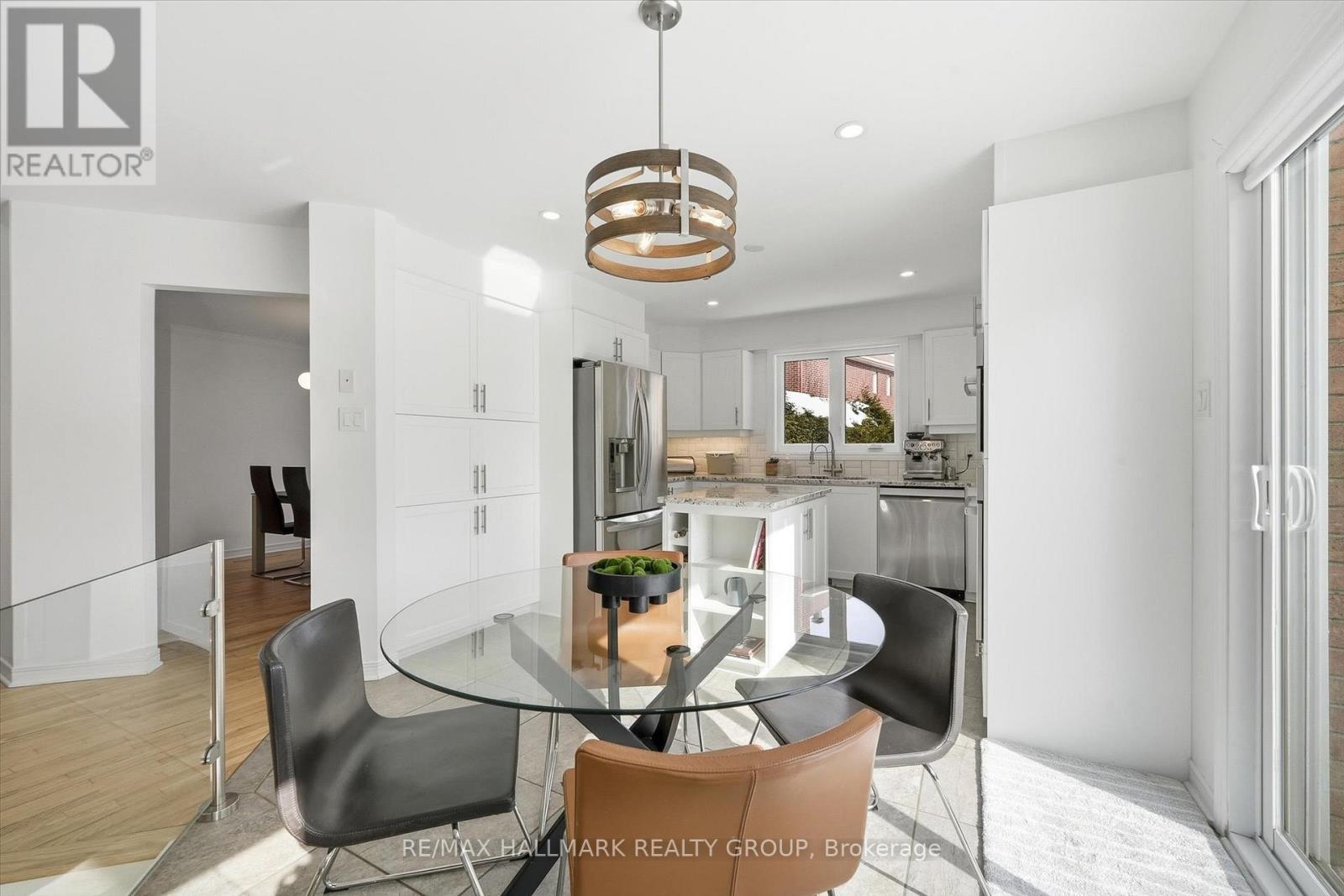 1660 Country Walk Drive, Ottawa, Ontario  K1C 8E2 - Photo 11 - X12843188