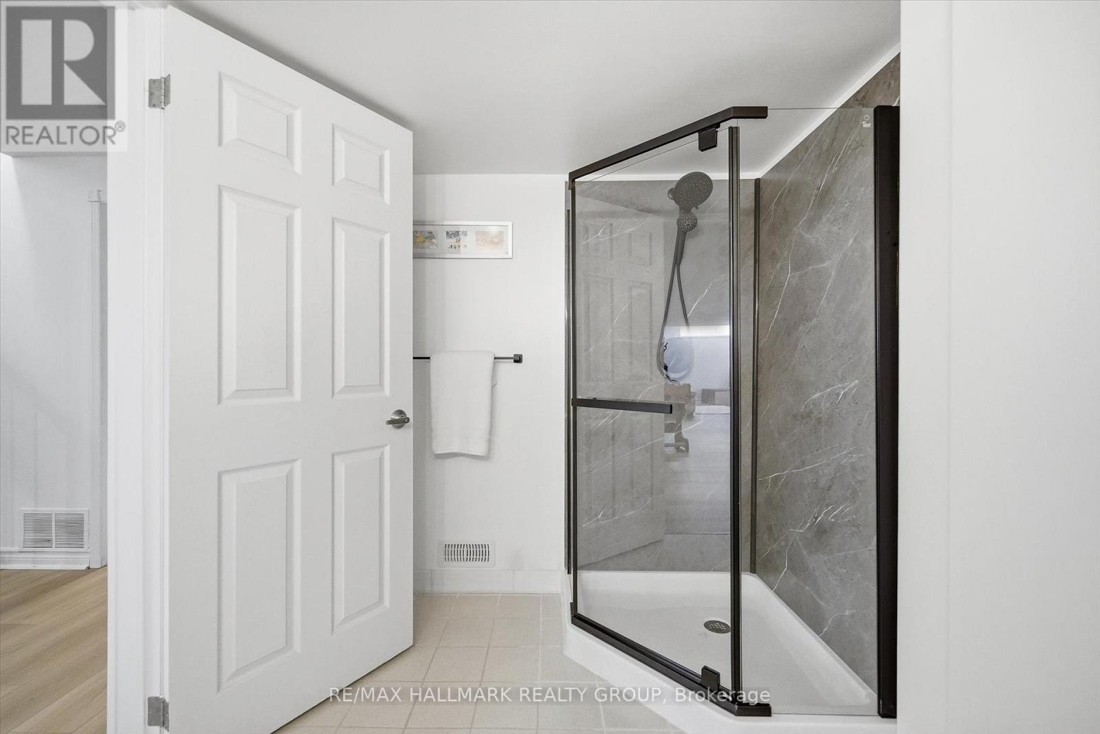 1660 Country Walk Drive, Ottawa, Ontario  K1C 8E2 - Photo 44 - X12843188